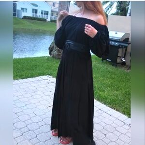 Erica Pena black midlenghts sleeves  dress. NEW. NW. SIZE S/M